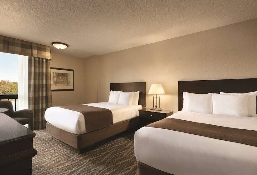 غرفه قياسيه سريرين مزدوجين, Radisson Hotel Louisville North