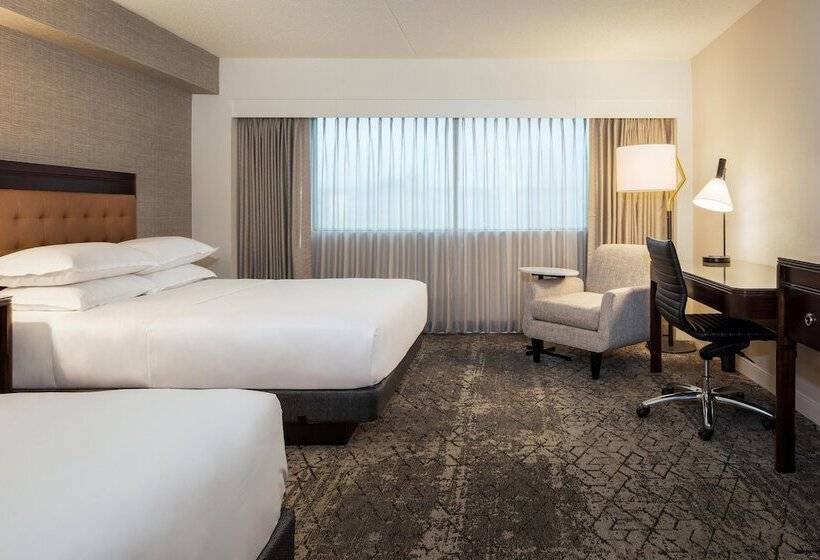 带2个双人床的标准工作室, Sheraton Detroit Metro Airport