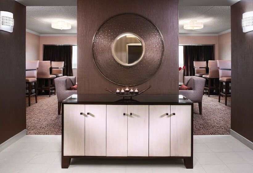 带景观的带双人床的标准间, Sheraton Detroit Metro Airport