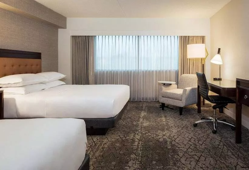 ２ダブルベッドのスタンダードルーム, Sheraton Detroit Metro Airport