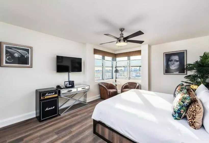 キングサイズベッドのスタンダードルーム, National Hotel, An Adult Only Oceanfront Resort