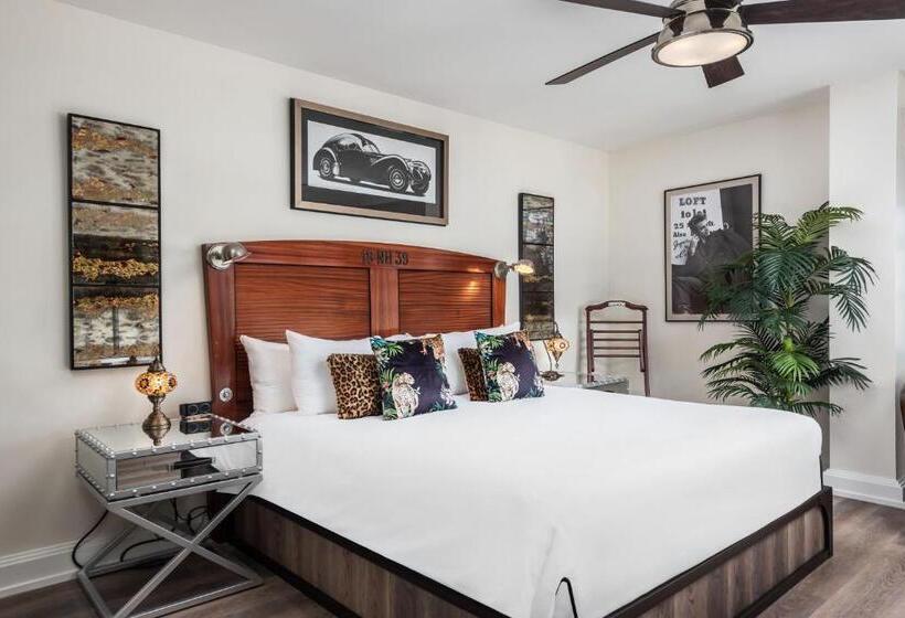 Standard Room King Size Bed