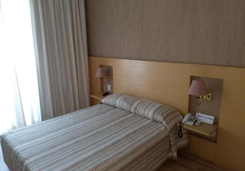 带大床的标准间, Pier House Resort & Spa