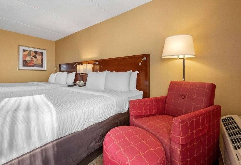 חדר סטנדרט שתי מיטות זוגיות, Clarion Hotel Conference Center On Lake Erie
