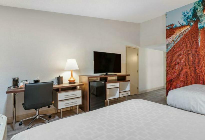 Номер Стандарт 2 Двуспальные Кровати, Clarion Pointe Fresno Near Yosemite