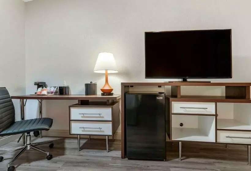 اتاق استاندارد با 2 تخت دوبل, Clarion Pointe Fresno Near Yosemite