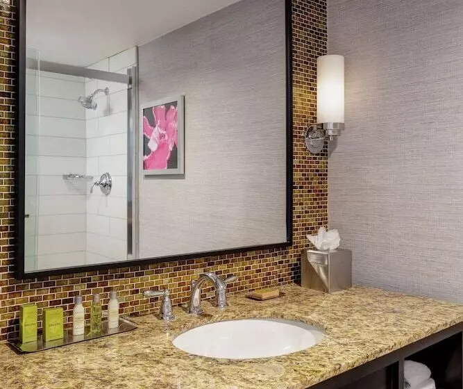 ２ダブルベッドのスタンダードルーム, Doubletree By Hilton Fairfield Hotel & Suites