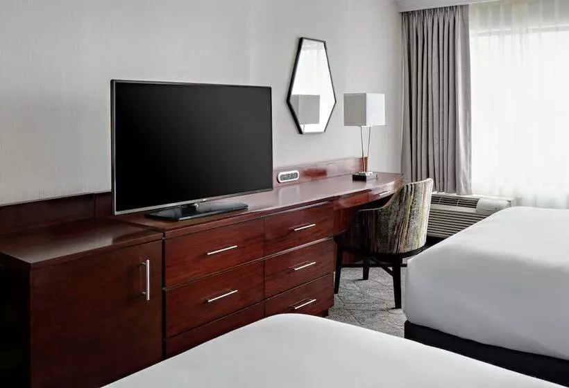 ２ダブルベッドのスタンダードルーム, Doubletree By Hilton Fairfield Hotel & Suites