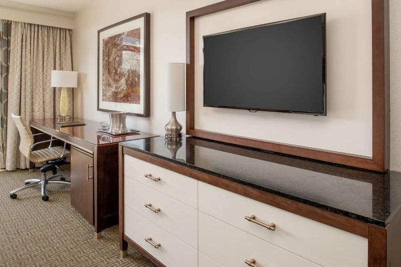 جناح سرير كينج, Hilton Bellevue