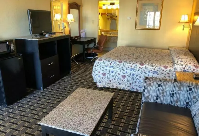 キングサイズベッドのスタンダードルーム, Knights Inn Mount Laurel