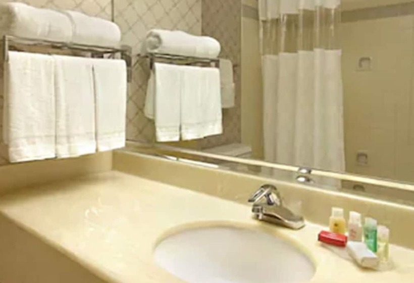 غرفه قياسيه سريرين مزدوجين, Ramada by Wyndham Hawthorne LAX / LA Stadium