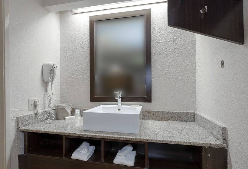 Номер Superior, Red Roof Inn Atlanta Smyrna/ Ballpark