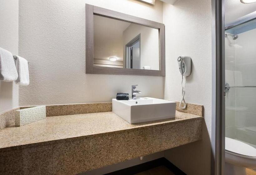 带2个双人床的标准工作室, Red Roof Inn Princeton  Ewing