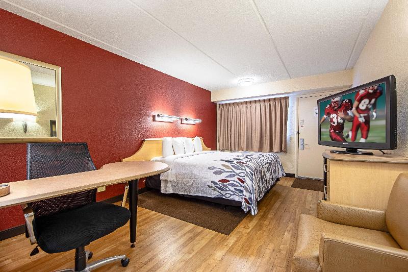 带大床的高级房间, Red Roof Inn Virginia Beach