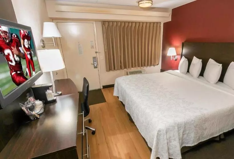 キングサイズベッドのスタンダードルーム, Red Roof Inn Plus+ Chicago   Willowbrook
