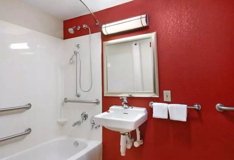 プレミアムルーム, Red Roof Inn Plus+ Statesville