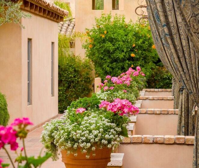 اتاق استاندارد با 2 تخت دوبل, Royal Palms Resort And Spa, Part Of Hyatt