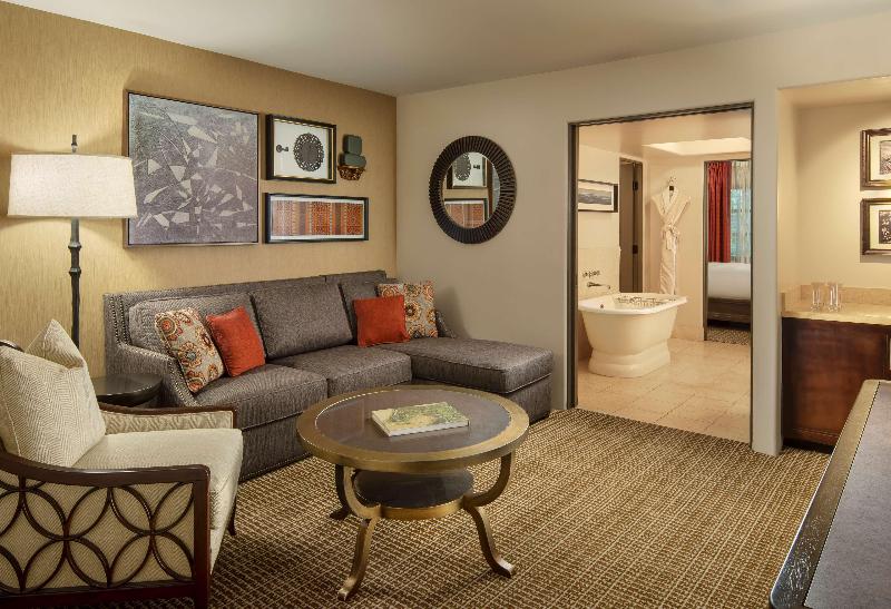 سوئیت با تخت بزرگ, Royal Palms Resort And Spa, Part Of Hyatt