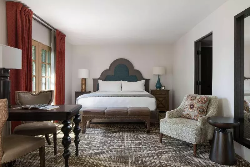 Standard Room King Size Bed