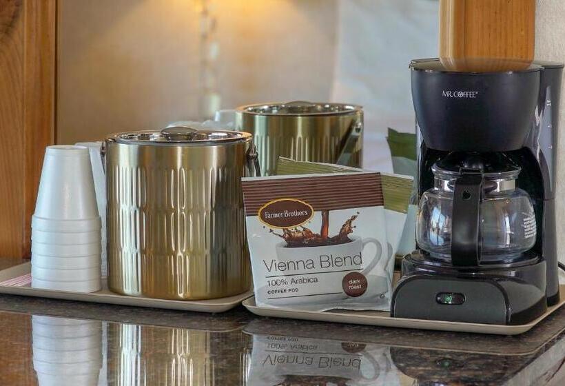 キングサイズベッドのスタンダードルーム, San Simeon Lodge