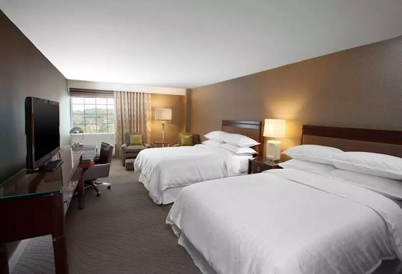 ２ダブルベッドのスタンダードルーム, Sheraton Pittsburgh Airport