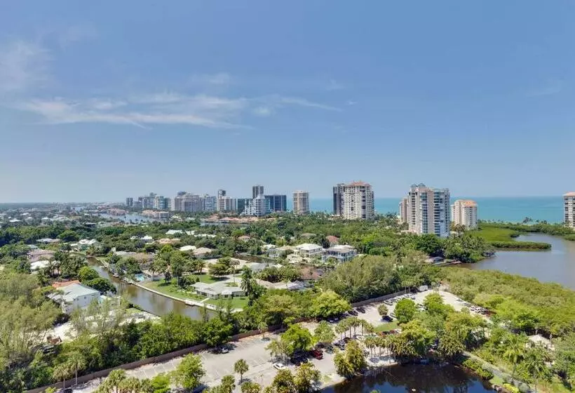 اتاق استاندارد با چشم‌انداز, Naples Grande Beach Resort