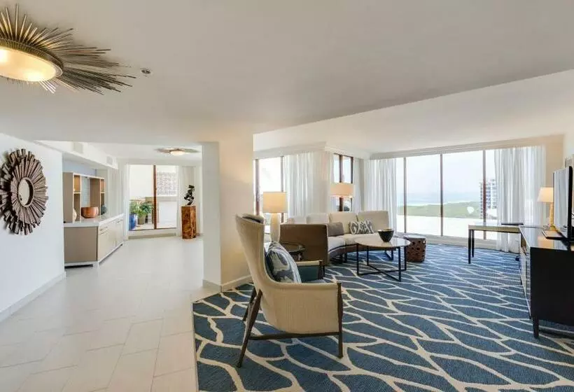 スイート, Naples Grande Beach Resort