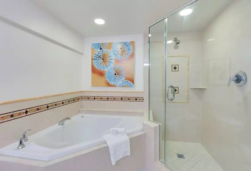 سوئیت با چشم‌انداز, Naples Grande Beach Resort