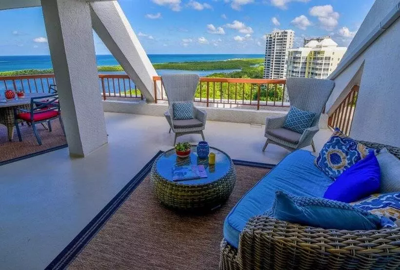 سوئیت با چشم‌انداز, Naples Grande Beach Resort