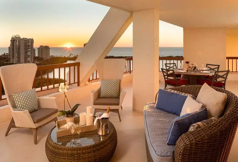 سوئیت با چشم‌انداز, Naples Grande Beach Resort