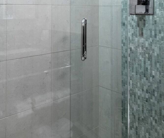 חדר סטנדרט, Bell Tower