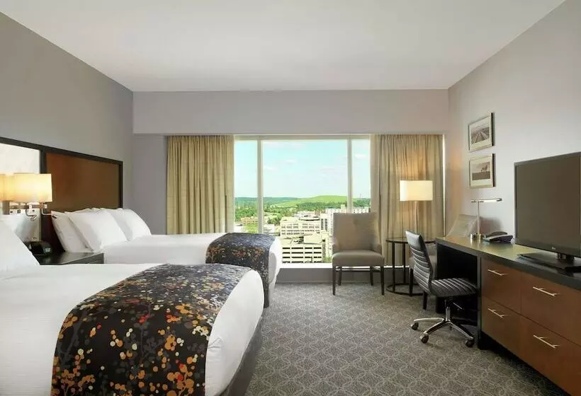 اتاق استاندارد با 2 تخت دوبل, Doubletree By Hilton  Cedar Rapids Convention Complex
