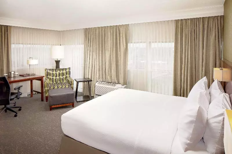 اتاق استاندارد با تخت بزرگ, Doubletree Hotel South Bend