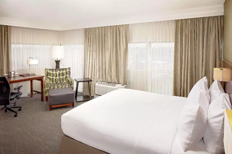 اتاق استاندارد با تخت بزرگ, Doubletree Hotel South Bend