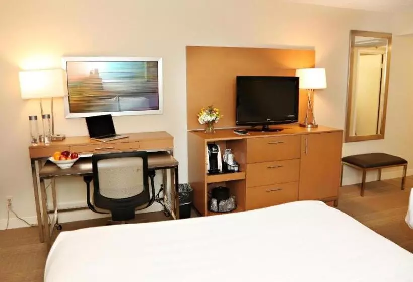 キングサイズベッドのスタンダードルーム, Envision Hotel & Conference Center Mansfield Foxboro