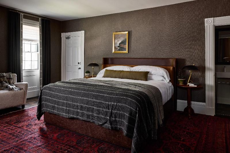 חדר דחוקס עם מיטת קינג, Kennebunkport Captains Collection