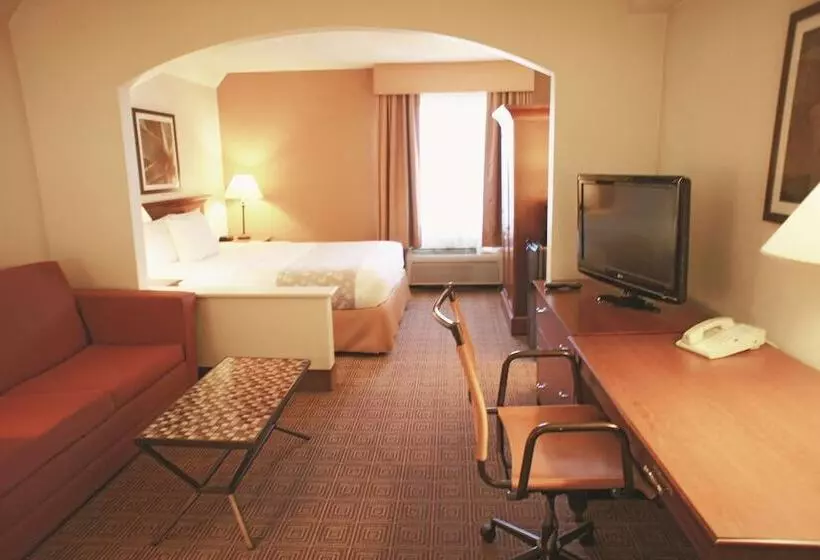 スイート, La Quinta By Wyndham Stamford / New York City
