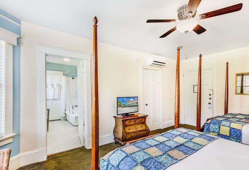 جناح, Lakeside Inn On Lake Dora