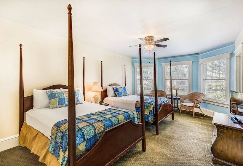 جناح, Lakeside Inn On Lake Dora