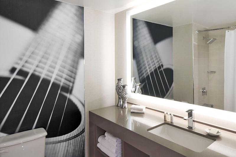 带大床的标准间, Renaissance Austin