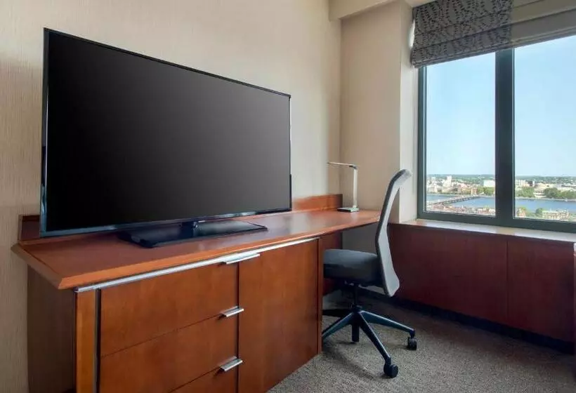 اتاق استاندارد با تخت بزرگ, Sheraton Boston