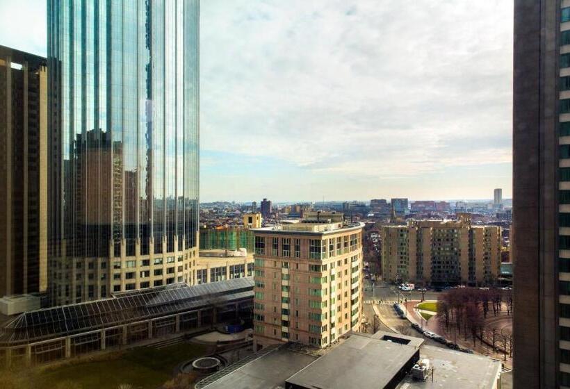 스위트 킹사이즈 침대, Sheraton Boston