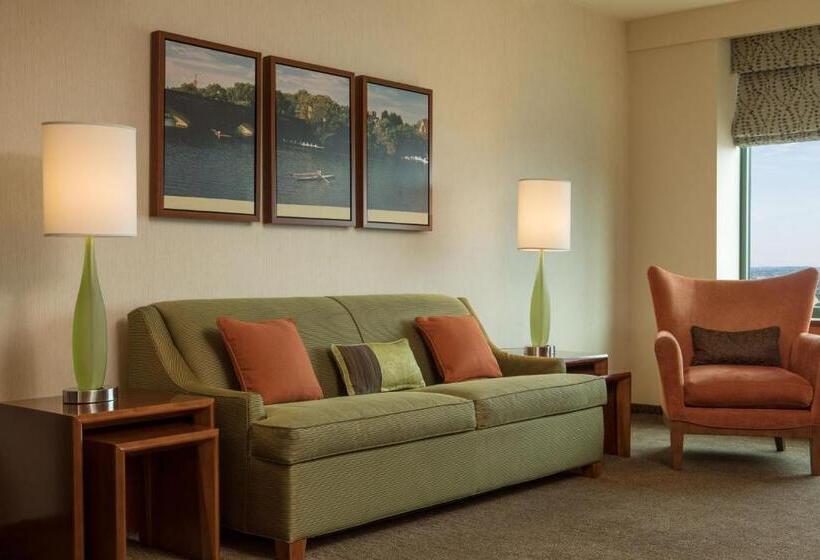 스위트 킹사이즈 침대, Sheraton Boston