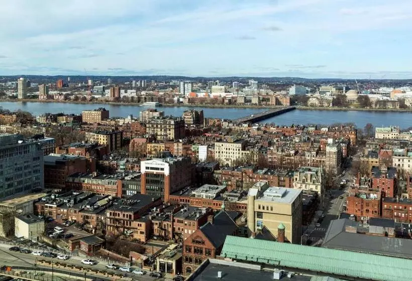 اتاق استاندارد با چشم‌انداز رودخانه, Sheraton Boston