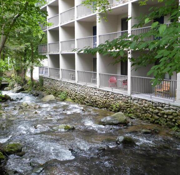 חדר סטנדרט עם מרפסת, Sidney James Mountain Lodge