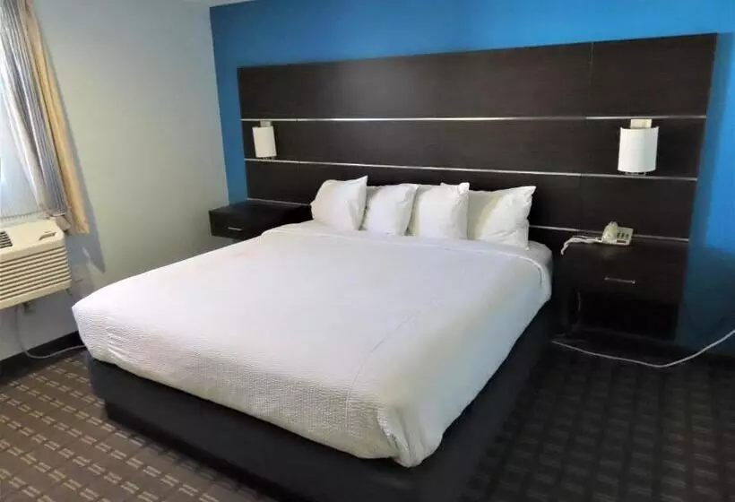キングサイズベッドのスタンダードルーム, St Charles Hotel Downtown Hudson