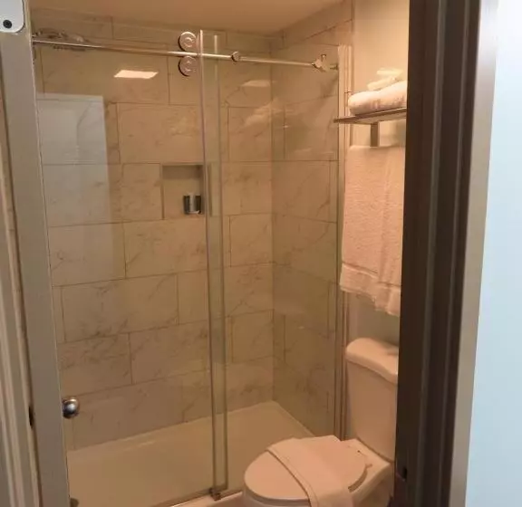 キングサイズベッドのスイートルーム, St Charles Hotel Downtown Hudson