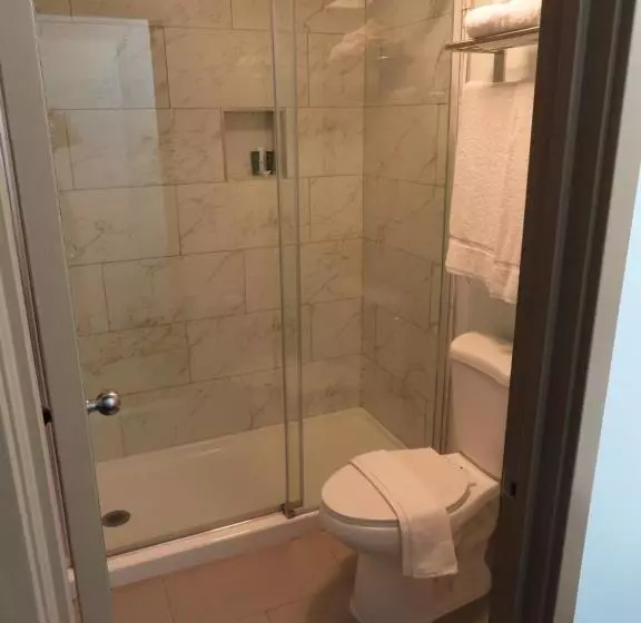 キングサイズベッドのスイートルーム, St Charles Hotel Downtown Hudson