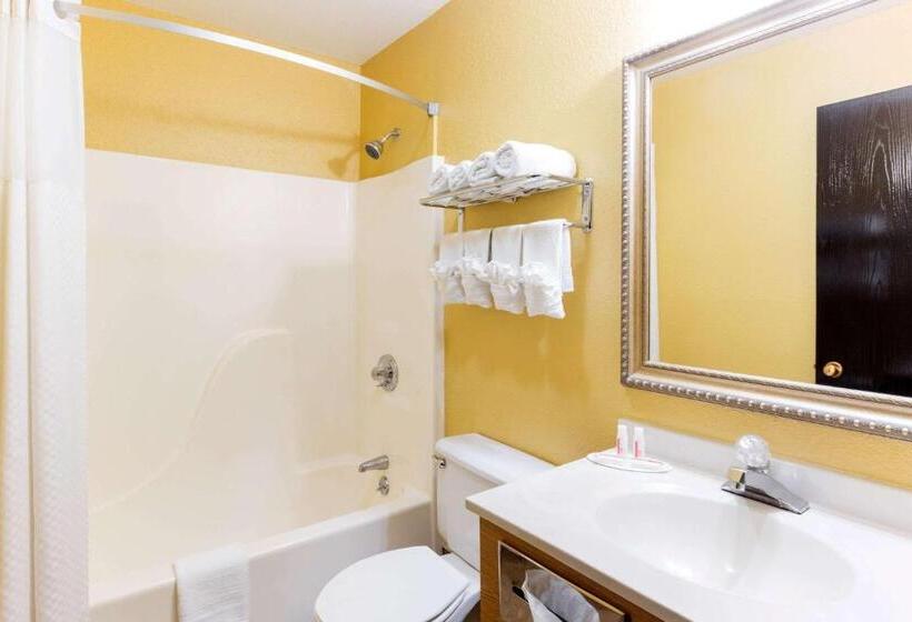 جناح ديلوكس سرير كينج, Super 8 By Wyndham Richmond