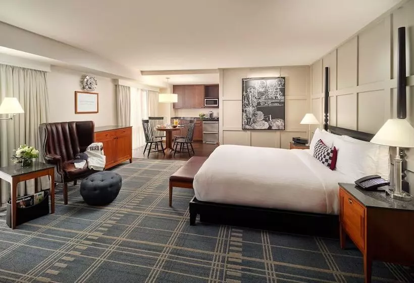 اتاق لوکس, The Charles Hotel In Harvard Square